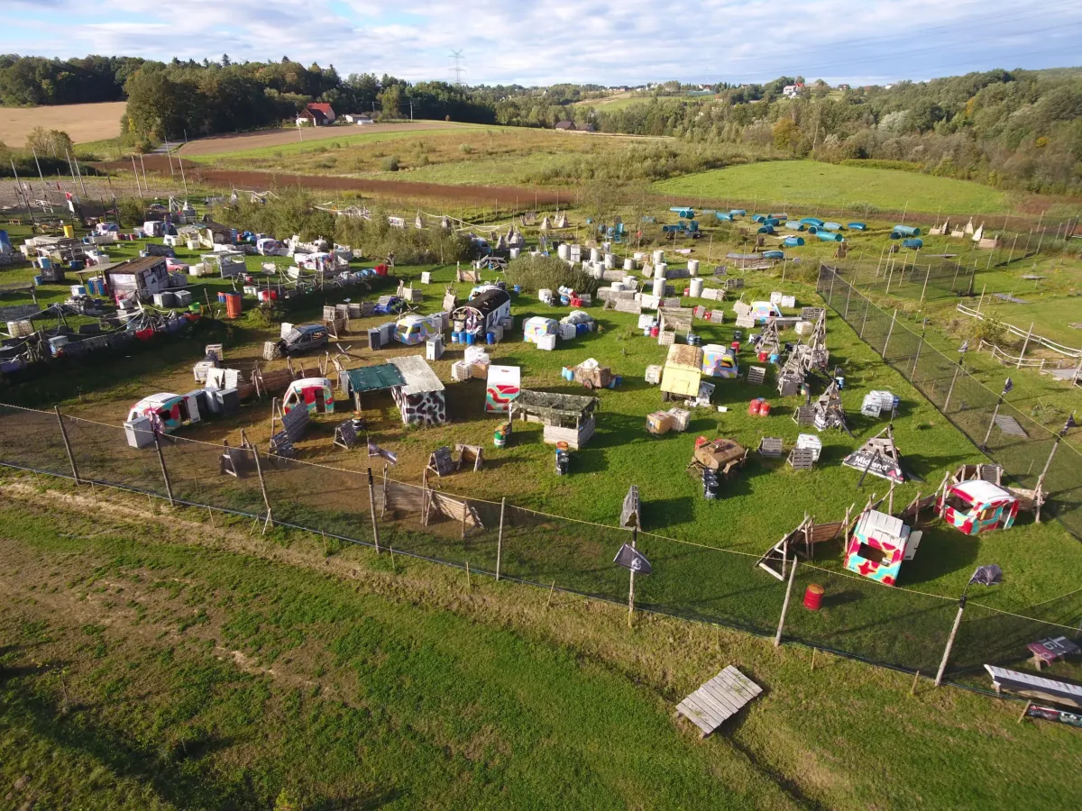 Profesjonalne pole paintballowe